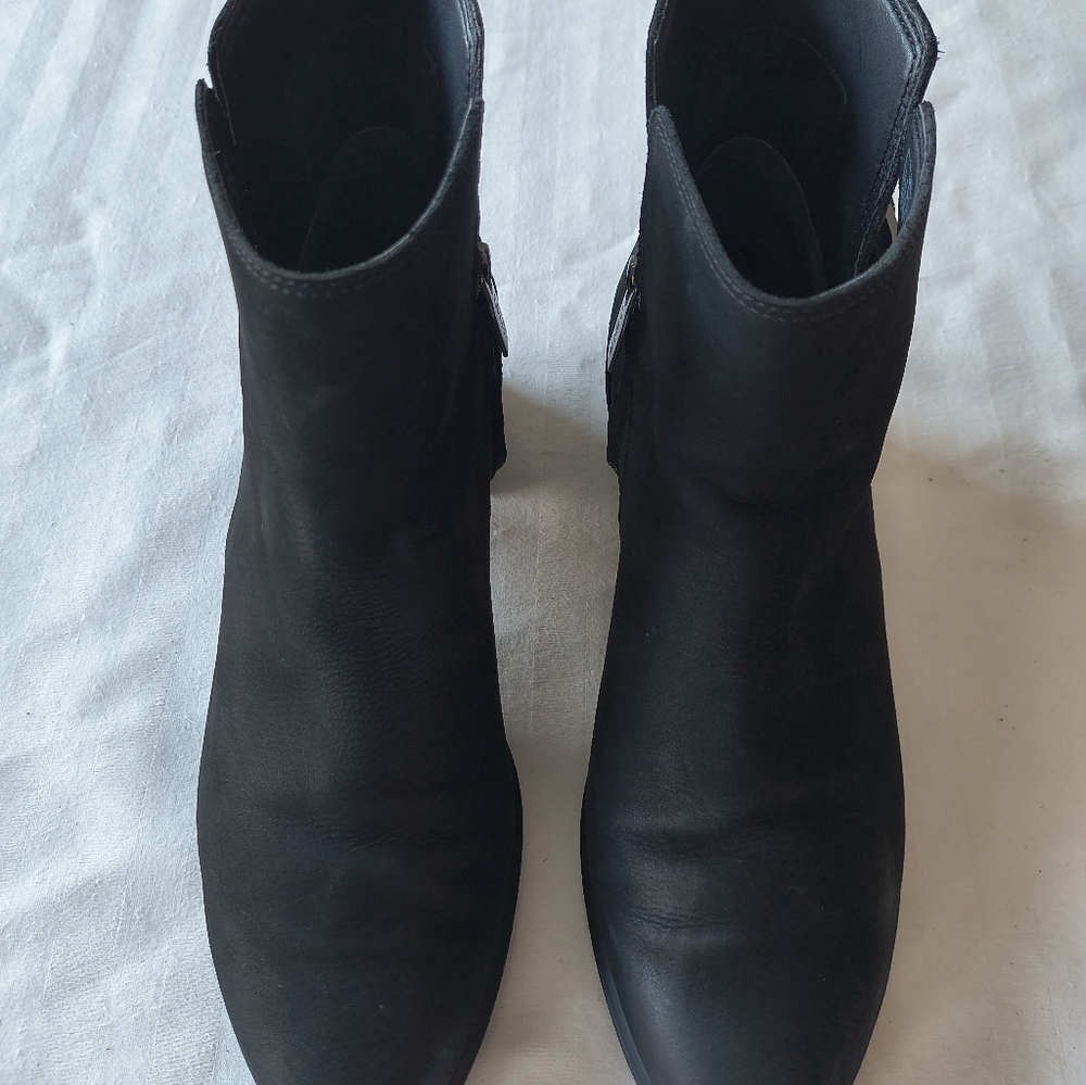 Vionic Women's Suede Black Ankle Boots Size 8.5 - Picture 3 of 10